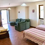 Sole Vini In The Heavenly Heart Of Umbria On Of The World Sleeps 50 Willa Santa Maria del Tronto
