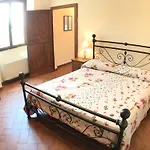 Sole Vini In The Heavenly Heart Of Umbria On Of The World Sleeps 50 * Santa Maria del Tronto
