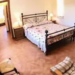 Sole Vini In The Heavenly Heart Of Umbria On Of The World Sleeps 50 Willa Santa Maria del Tronto