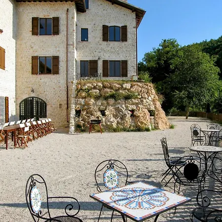 Sole Vini In The Heavenly Heart Of Umbria On Of The World Sleeps 50 Vila Santa Maria del Tronto